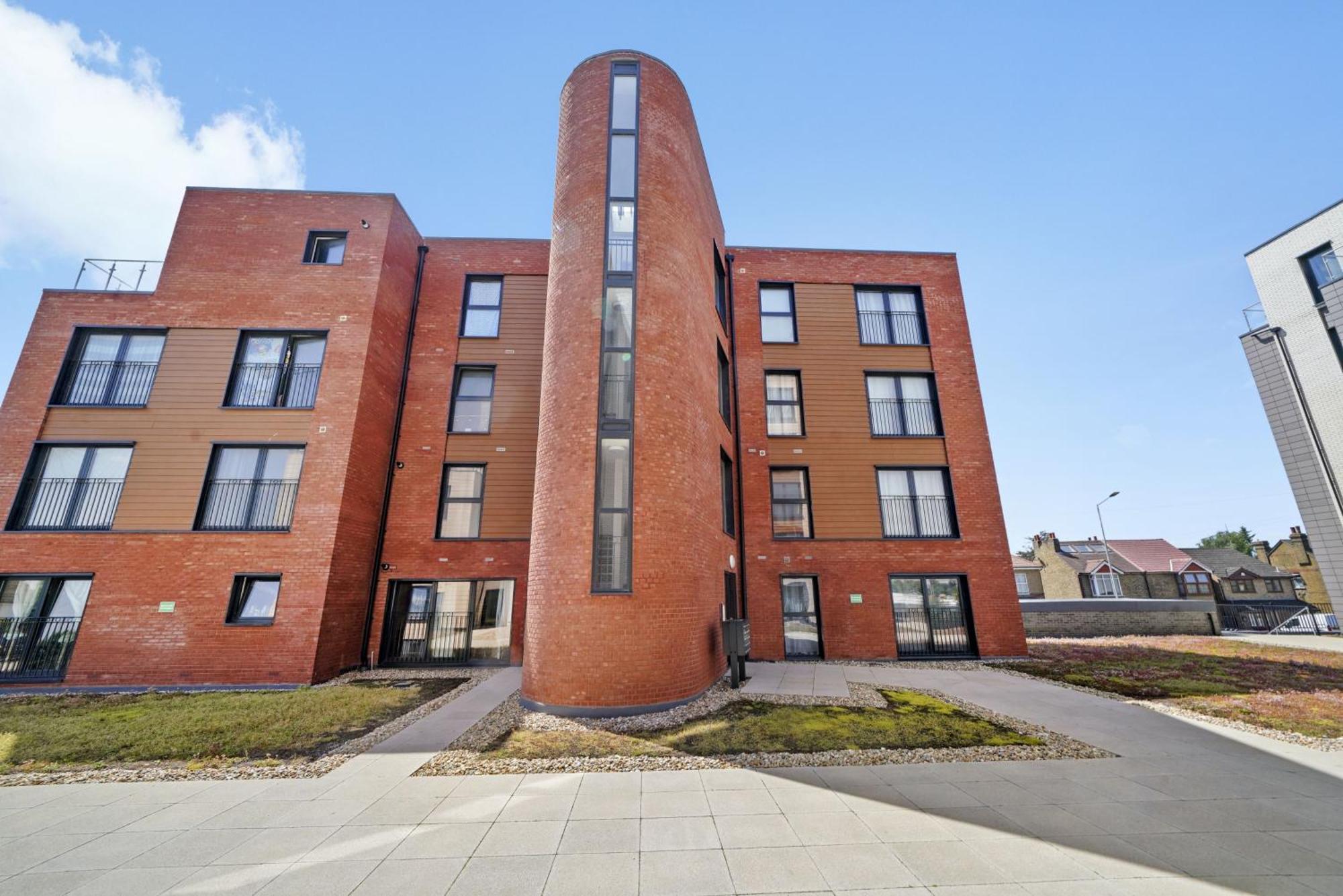 Modern Apartments With Free Parking Near Heathrow Colnbrook Exterior foto