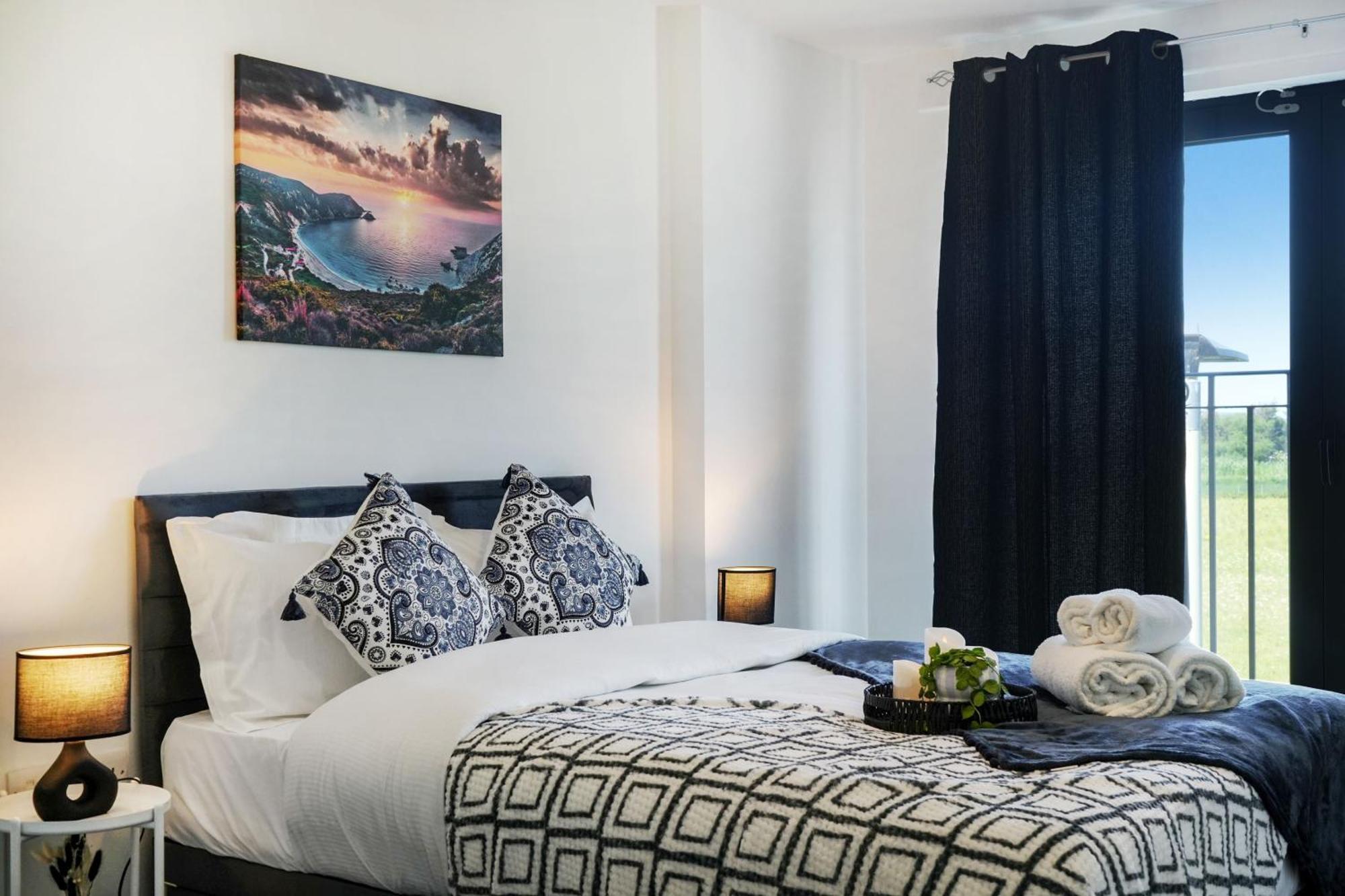 Modern Apartments With Free Parking Near Heathrow Colnbrook Exterior foto